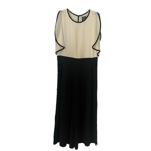 Vince Camuto Crop Jumper Romper Winter White Black Sz 4 Zip Split Flair Back Leg - Picture 1 of 16